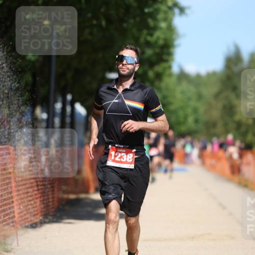07.09.2025 - 19. Norderstedt Triathlon Michael Strokosch http://msf.ph/oto/8736835 07.09.2025 13:04:12 Laufen 1238 meine-sportfotos.de