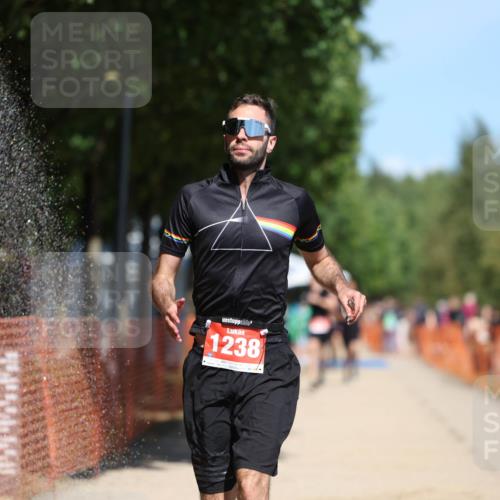 07.09.2025 - 19. Norderstedt Triathlon Michael Strokosch http://msf.ph/oto/8736858 07.09.2025 13:04:13 Laufen 1238 meine-sportfotos.de
