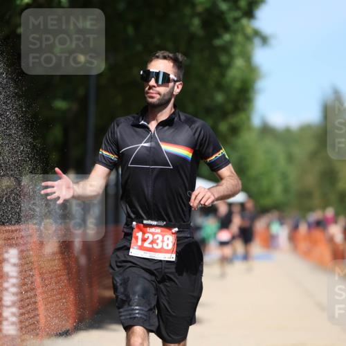 07.09.2025 - 19. Norderstedt Triathlon Michael Strokosch http://msf.ph/oto/8736873 07.09.2025 13:04:13 Laufen 1238 meine-sportfotos.de