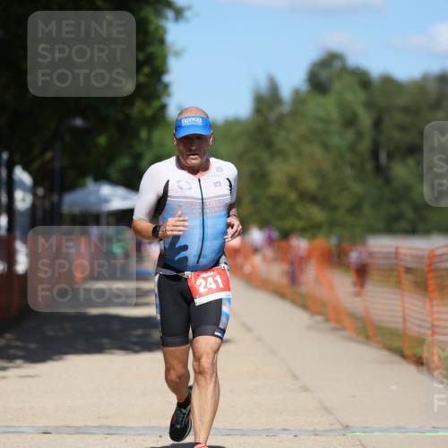 07.09.2025 - 19. Norderstedt Triathlon Michael Strokosch http://msf.ph/oto/8736874 07.09.2025 13:42:37 Laufen 241, 336, 790 meine-sportfotos.de
