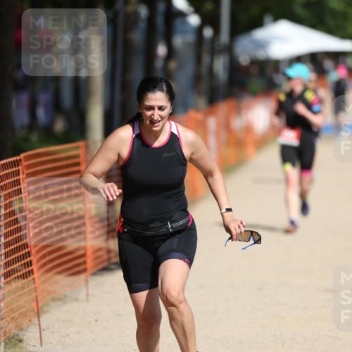 07.09.2025 - 19. Norderstedt Triathlon Michael Strokosch http://msf.ph/oto/8736945 07.09.2025 12:25:14 Laufen 299, 1367, 1380 meine-sportfotos.de