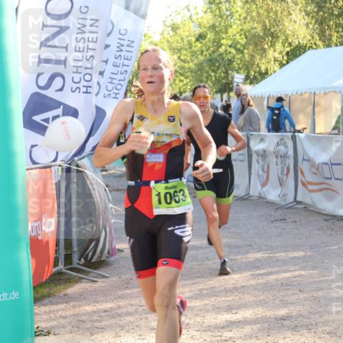 07.09.2025 - 19. Norderstedt Triathlon Luisa Fischer http://msf.ph/oto/8737025 07.09.2025 16:43:26 Ziel 430, 1063, 1422, 1545, 1546, 1586, 1606 meine-sportfotos.de