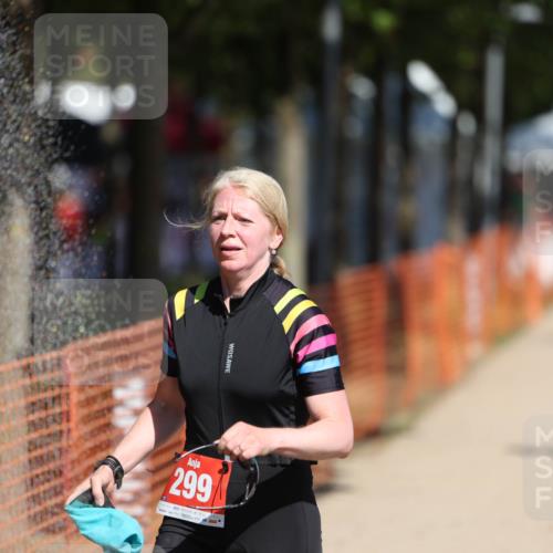 07.09.2025 - 19. Norderstedt Triathlon Michael Strokosch http://msf.ph/oto/8737040 07.09.2025 12:25:20 Laufen 299, 1327, 1367 meine-sportfotos.de