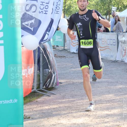 07.09.2025 - 19. Norderstedt Triathlon Luisa Fischer http://msf.ph/oto/8737061 07.09.2025 16:43:29 Ziel 430, 1063, 1422, 1549, 1586, 1606 meine-sportfotos.de