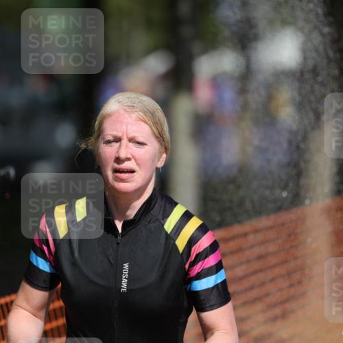 07.09.2025 - 19. Norderstedt Triathlon Michael Strokosch http://msf.ph/oto/8737067 07.09.2025 12:25:21 Laufen 299, 1327, 1367 meine-sportfotos.de