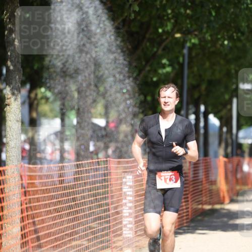 07.09.2025 - 19. Norderstedt Triathlon Michael Strokosch http://msf.ph/oto/8737076 07.09.2025 13:04:22 Laufen 141, 173, 1297 meine-sportfotos.de