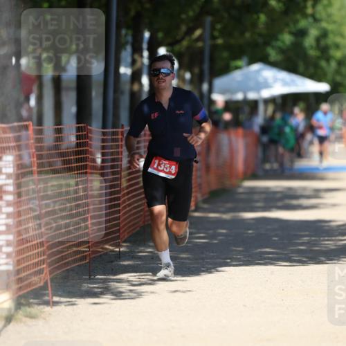 07.09.2025 - 19. Norderstedt Triathlon Michael Strokosch http://msf.ph/oto/8737100 07.09.2025 13:43:46 Laufen 1354 meine-sportfotos.de