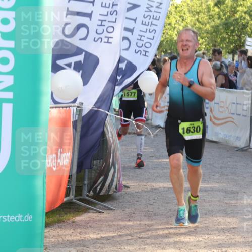 07.09.2025 - 19. Norderstedt Triathlon Luisa Fischer http://msf.ph/oto/8737111 07.09.2025 16:43:35 Ziel 1549, 1577, 1606, 1630 meine-sportfotos.de