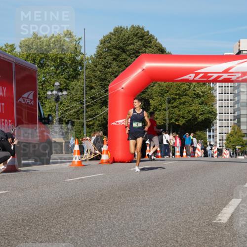 07.09.2025 - BARMER Alsterlauf Yannick Fuchs http://msf.ph/oto/8737121 07.09.2025 09:22:59 Laufen 1 meine-sportfotos.de