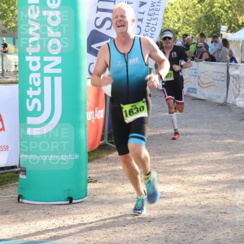 07.09.2025 - 19. Norderstedt Triathlon Luisa Fischer http://msf.ph/oto/8737128 07.09.2025 16:43:36 Ziel 1549, 1577, 1606, 1630 meine-sportfotos.de