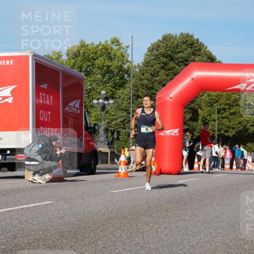 07.09.2025 - BARMER Alsterlauf Yannick Fuchs http://msf.ph/oto/8737135 07.09.2025 09:22:59 Laufen 1 meine-sportfotos.de