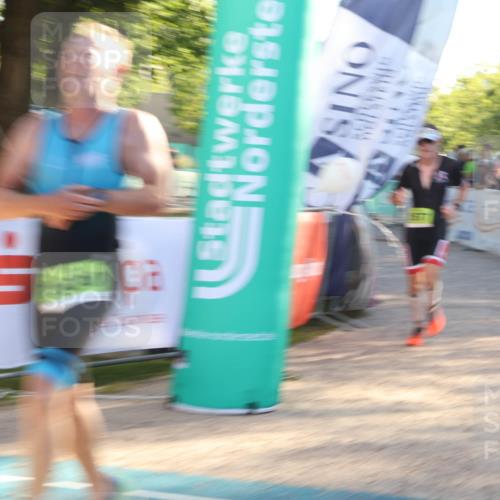 07.09.2025 - 19. Norderstedt Triathlon Luisa Fischer http://msf.ph/oto/8737140 07.09.2025 16:43:37 Ziel 1549, 1577, 1606, 1630 meine-sportfotos.de
