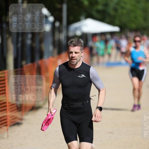 07.09.2025 - 19. Norderstedt Triathlon Michael Strokosch http://msf.ph/oto/8737144 07.09.2025 12:25:30 Laufen 136, 727, 793, 1327 meine-sportfotos.de