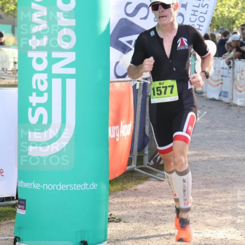 07.09.2025 - 19. Norderstedt Triathlon Luisa Fischer http://msf.ph/oto/8737148 07.09.2025 16:43:38 Ziel 1549, 1577, 1630 meine-sportfotos.de