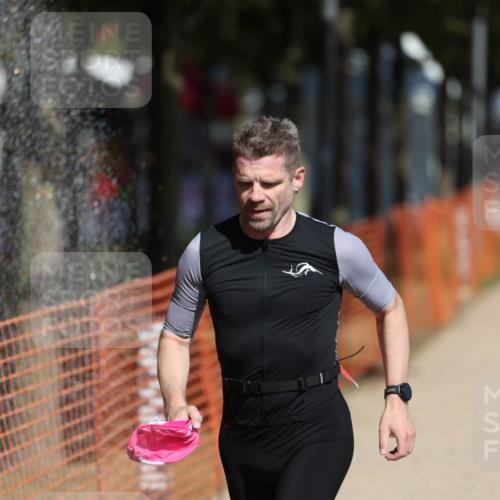 07.09.2025 - 19. Norderstedt Triathlon Michael Strokosch http://msf.ph/oto/8737160 07.09.2025 12:25:31 Laufen 136, 727, 793 meine-sportfotos.de