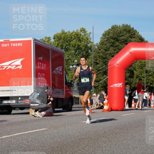 07.09.2025 - BARMER Alsterlauf Yannick Fuchs http://msf.ph/oto/8737166 07.09.2025 09:23:00 Laufen 1, 9 meine-sportfotos.de