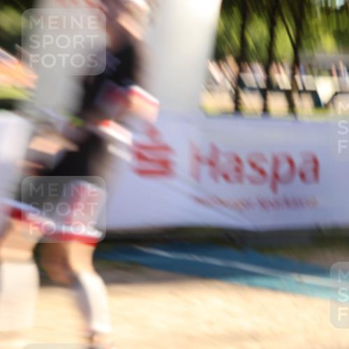 07.09.2025 - 19. Norderstedt Triathlon Luisa Fischer http://msf.ph/oto/8737169 07.09.2025 16:43:39 Ziel 1097, 1486, 1577, 1630 meine-sportfotos.de