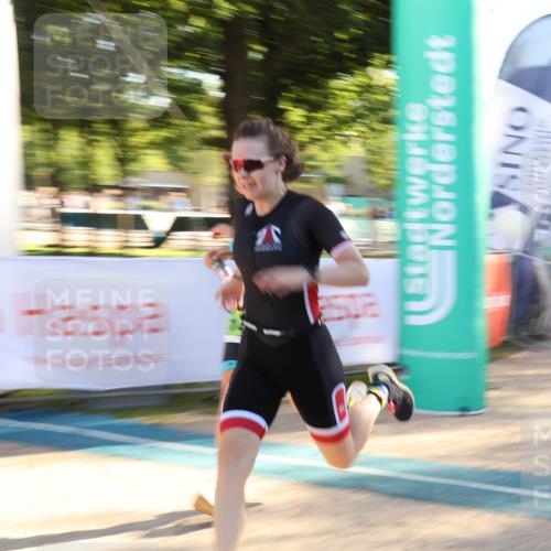 07.09.2025 - 19. Norderstedt Triathlon Luisa Fischer http://msf.ph/oto/8737230 07.09.2025 16:43:44 Ziel 1097, 1486, 1555, 1577 meine-sportfotos.de