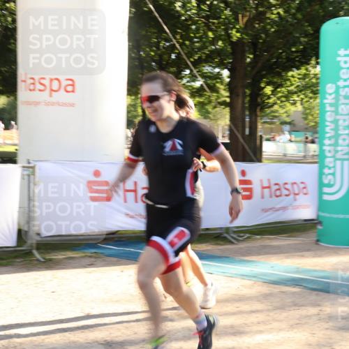 07.09.2025 - 19. Norderstedt Triathlon Luisa Fischer http://msf.ph/oto/8737235 07.09.2025 16:43:44 Ziel 1097, 1486, 1555, 1577 meine-sportfotos.de