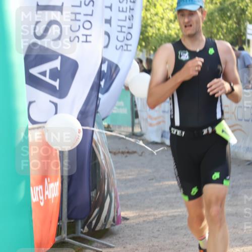 07.09.2025 - 19. Norderstedt Triathlon Luisa Fischer http://msf.ph/oto/8737249 07.09.2025 16:43:48 Ziel 1097, 1486, 1555 meine-sportfotos.de