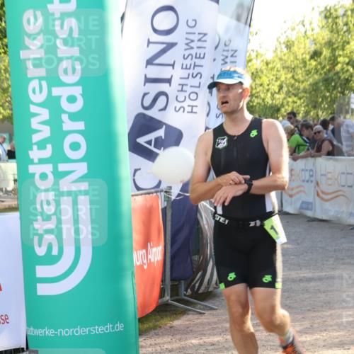 07.09.2025 - 19. Norderstedt Triathlon Luisa Fischer http://msf.ph/oto/8737262 07.09.2025 16:43:48 Ziel 1097, 1486, 1555 meine-sportfotos.de