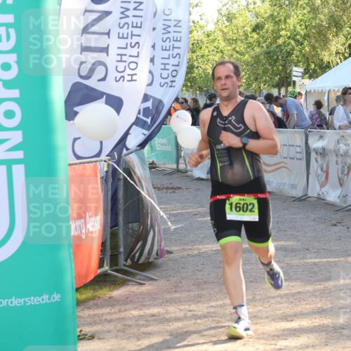 07.09.2025 - 19. Norderstedt Triathlon Luisa Fischer http://msf.ph/oto/8737311 07.09.2025 16:43:54 Ziel 1555, 1602 meine-sportfotos.de