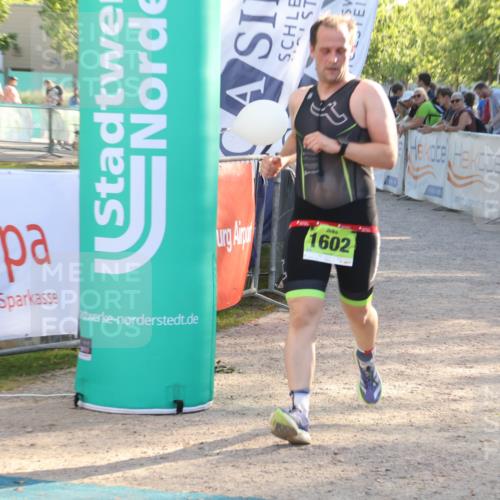 07.09.2025 - 19. Norderstedt Triathlon Luisa Fischer http://msf.ph/oto/8737326 07.09.2025 16:43:54 Ziel 1555, 1602 meine-sportfotos.de
