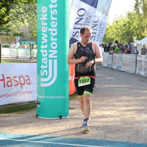 07.09.2025 - 19. Norderstedt Triathlon Luisa Fischer http://msf.ph/oto/8737329 07.09.2025 16:43:55 Ziel 1555, 1602 meine-sportfotos.de