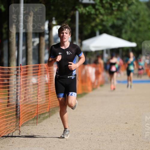 07.09.2025 - 19. Norderstedt Triathlon Michael Strokosch http://msf.ph/oto/8737330 07.09.2025 10:53:55 Laufen 87, 93 meine-sportfotos.de