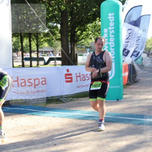 07.09.2025 - 19. Norderstedt Triathlon Luisa Fischer http://msf.ph/oto/8737344 07.09.2025 16:43:56 Ziel 1602, 1631 meine-sportfotos.de