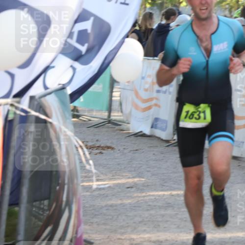 07.09.2025 - 19. Norderstedt Triathlon Luisa Fischer http://msf.ph/oto/8737351 07.09.2025 16:43:58 Ziel 1602, 1631 meine-sportfotos.de