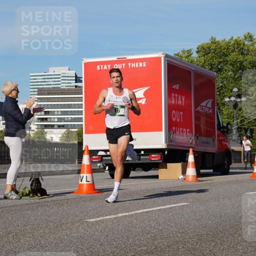 07.09.2025 - BARMER Alsterlauf Yannick Fuchs http://msf.ph/oto/8737365 07.09.2025 09:23:43 Laufen 4 meine-sportfotos.de