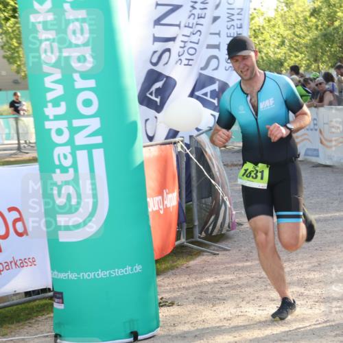 07.09.2025 - 19. Norderstedt Triathlon Luisa Fischer http://msf.ph/oto/8737371 07.09.2025 16:43:59 Ziel 1602, 1631 meine-sportfotos.de