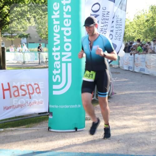 07.09.2025 - 19. Norderstedt Triathlon Luisa Fischer http://msf.ph/oto/8737376 07.09.2025 16:44:00 Ziel 1602, 1631 meine-sportfotos.de