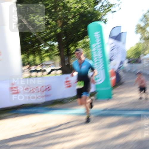 07.09.2025 - 19. Norderstedt Triathlon Luisa Fischer http://msf.ph/oto/8737383 07.09.2025 16:44:01 Ziel 1602, 1631 meine-sportfotos.de