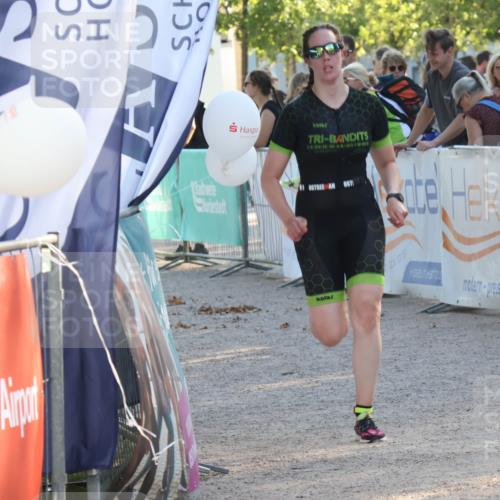 07.09.2025 - 19. Norderstedt Triathlon Luisa Fischer http://msf.ph/oto/8737510 07.09.2025 16:45:04 Ziel 1082 meine-sportfotos.de