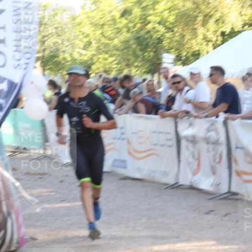 07.09.2025 - 19. Norderstedt Triathlon Luisa Fischer http://msf.ph/oto/8737573 07.09.2025 16:45:08 Ziel 1082, 1609 meine-sportfotos.de