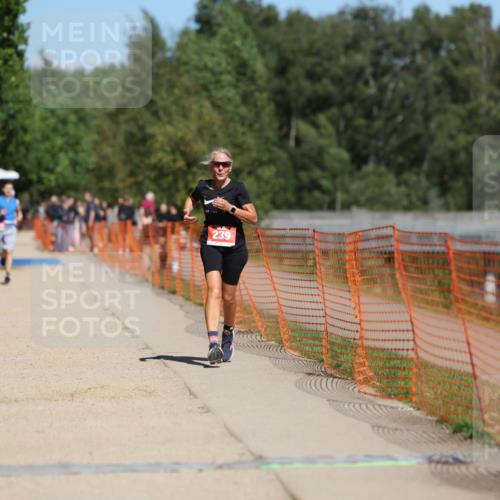 07.09.2025 - 19. Norderstedt Triathlon Michael Strokosch http://msf.ph/oto/8737594 07.09.2025 13:04:44 Laufen 239, 786, 1242 meine-sportfotos.de