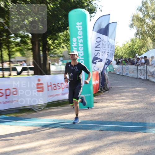 07.09.2025 - 19. Norderstedt Triathlon Luisa Fischer http://msf.ph/oto/8737610 07.09.2025 16:45:10 Ziel 1082, 1609 meine-sportfotos.de