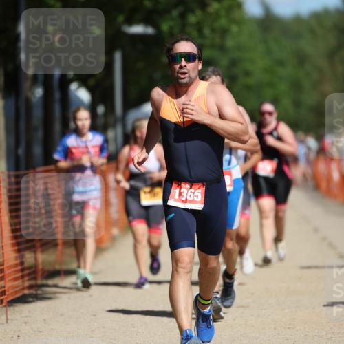 07.09.2025 - 19. Norderstedt Triathlon Michael Strokosch http://msf.ph/oto/8737621 07.09.2025 12:28:29 Laufen 165, 278, 1197, 1249, 1348, 1365 meine-sportfotos.de
