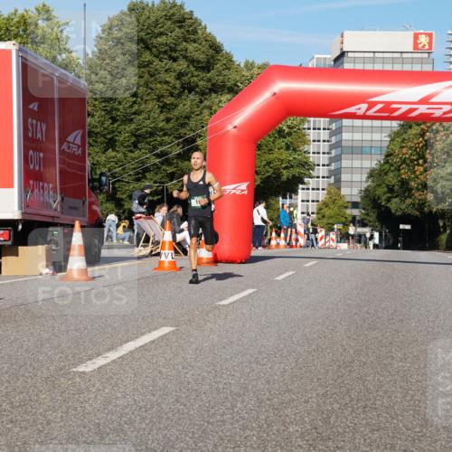 07.09.2025 - BARMER Alsterlauf Yannick Fuchs http://msf.ph/oto/8737669 07.09.2025 09:23:58 Laufen  meine-sportfotos.de