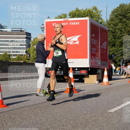 07.09.2025 - BARMER Alsterlauf Yannick Fuchs http://msf.ph/oto/8737699 07.09.2025 09:23:59 Laufen 10 meine-sportfotos.de