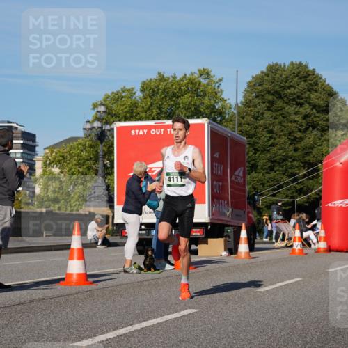 07.09.2025 - BARMER Alsterlauf Yannick Fuchs http://msf.ph/oto/8737750 07.09.2025 09:24:17 Laufen 4111 meine-sportfotos.de