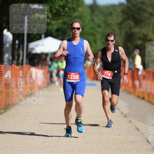 07.09.2025 - 19. Norderstedt Triathlon Michael Strokosch http://msf.ph/oto/8737815 07.09.2025 11:49:32 Laufen 774, 1228 meine-sportfotos.de