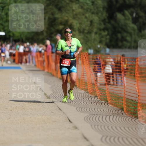 07.09.2025 - 19. Norderstedt Triathlon Michael Strokosch http://msf.ph/oto/8737956 07.09.2025 11:49:42 Laufen 770, 1184 meine-sportfotos.de