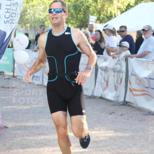 07.09.2025 - 19. Norderstedt Triathlon Luisa Fischer http://msf.ph/oto/8737977 07.09.2025 16:46:23 Ziel 884, 1601 meine-sportfotos.de