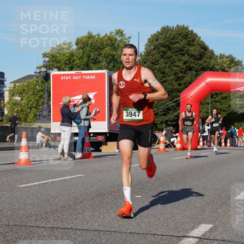 07.09.2025 - BARMER Alsterlauf Yannick Fuchs http://msf.ph/oto/8737978 07.09.2025 09:25:20 Laufen 3947, 4370, 17 meine-sportfotos.de