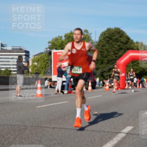 07.09.2025 - BARMER Alsterlauf Yannick Fuchs http://msf.ph/oto/8738002 07.09.2025 09:25:20 Laufen 547 meine-sportfotos.de