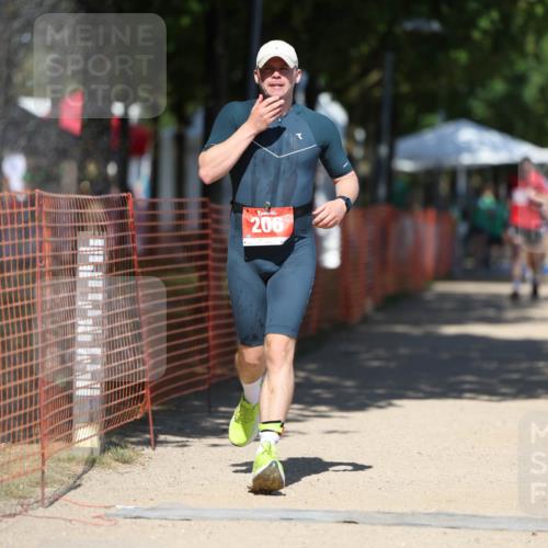 07.09.2025 - 19. Norderstedt Triathlon Michael Strokosch http://msf.ph/oto/8738054 07.09.2025 13:45:24 Laufen 193, 206 meine-sportfotos.de