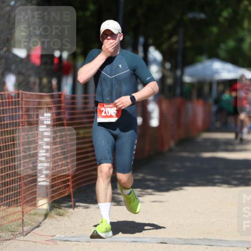 07.09.2025 - 19. Norderstedt Triathlon Michael Strokosch http://msf.ph/oto/8738075 07.09.2025 13:45:25 Laufen 193, 206 meine-sportfotos.de